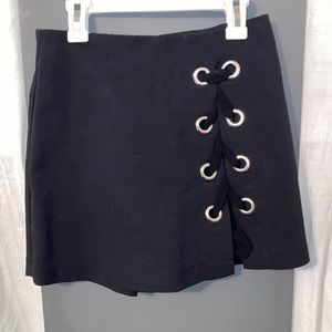 Black Skort